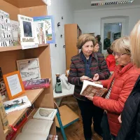 V Hi&scaron;i kulture tudi va&scaron;ka knjižnica