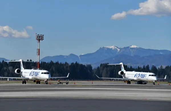 Adria Airways ima novega direktorja. Nemca Holgerja Kowarscha 
je zamenjal Estonec Sven Kukemelk.