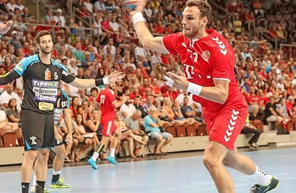 Borut Mačkovšek (z žogo) bo z Veszpremom napadal evropski vrh.