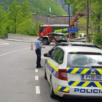 Pri trdnjavi Kluže je včeraj že drugi dan potekala velika iskalna 
akcija za pogrešanim 23-letnim Britancem. 