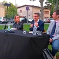 Mesto knjige je v polnem teku