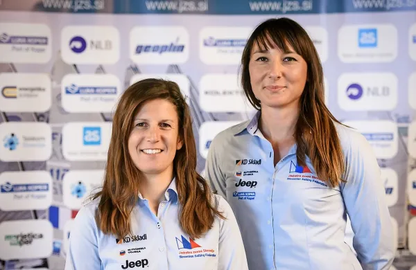 Najboljši slovenski jadralki zadnjega obdobja Tina Mrak in Veronika Macarol ne tekmujeta na finalni tekmi sezone za svetovni 
pokal, ki bo od danes do konca tedna potekala v Marseillu.
