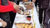 Okisan fižol in v stari lokomotivi pečeni kostanji