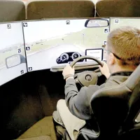 Simulator ponuja nekaj različnih scenarijev vožnje, vsak od njih pa 
vključuje posamezne potencialno nevarne situacije