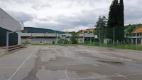  Na zunanjem betonskem igrišču Srednje tehniške šole Koper bodo 
v prihodnjih mesecih zarisali igralno polje za pandolo.