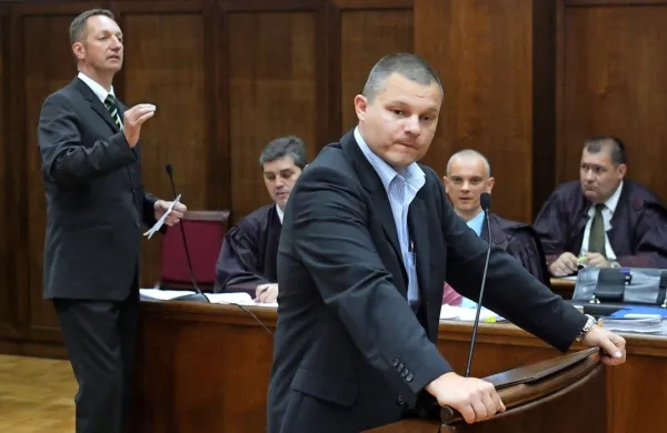 Darko Muženič (desno) je vodil preiskave o domnevnem goljufanju v lokalih  Borisa Popoviča (levo).