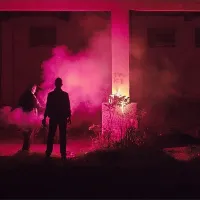  Taurunum boy spremlja skupino petnajstletnikov iz beograjskega 
Zemuna.