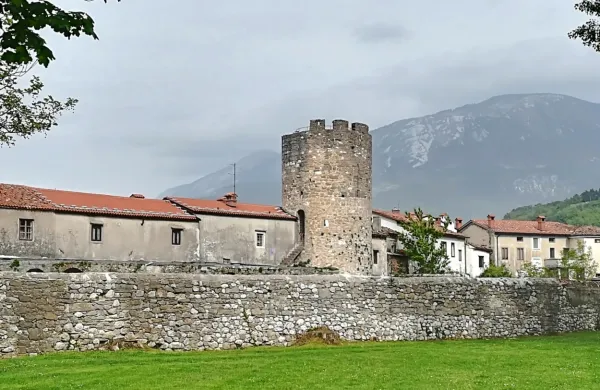 Občina je dobila denar za obnovo stolpa s cinami