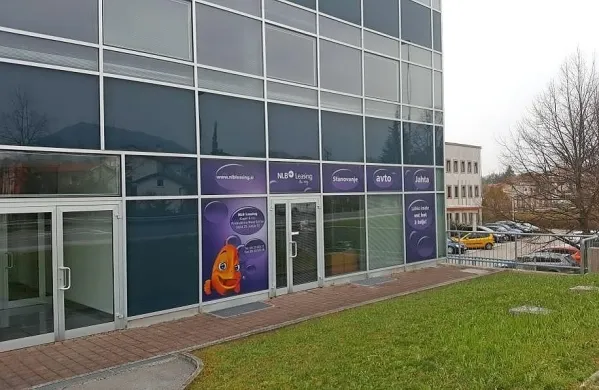 Poslovni prostor s parkirnimi prostori v Kromberku