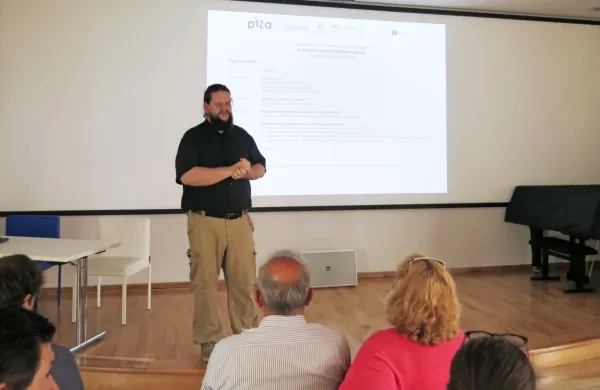 Participativnost pri oblikovanju lokalnih politik pomeni dobiti 
kakovostnejše izdelke in ljudi naučiti, da je lokalna skupnost stvar 
vseh nas, je ob robu regijske konference o sodelovanju z občani 
pojasnil Borut Jerman iz društva PiNA.
