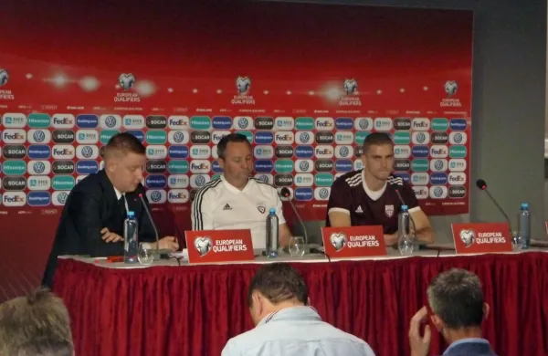 Latvijski selektor Slaviša Stojanović  (v sredini)