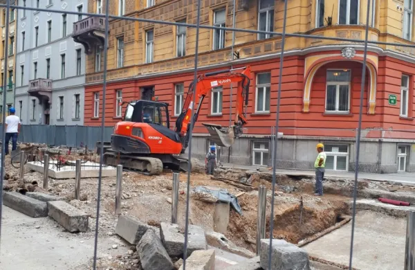 Zaposlitvene namere za tretje četrtletje so najmočnejše v zadnjih 
dveh letih, to še zlasti velja za gradbena podjetja. 