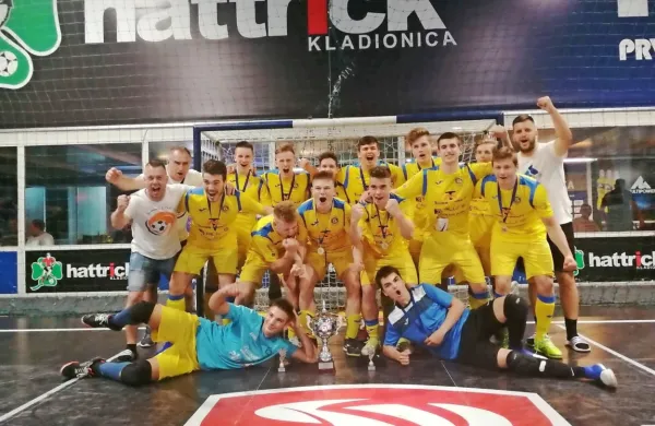 FC  Bronx je osvojila mladinski Zagreb futsal cup.