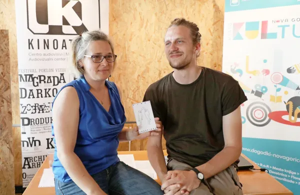 Nagrajenko in program sta predstavila Mateja Zorn in Aljaž 
Škrlep. 