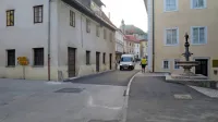 Medtem ko je spodnji del Kosovelove ulice dokončno obnovljen, 
bodo zgornji del asfaltirali jeseni.