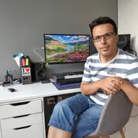 Zoran Savin se za sprostitev ukvarja z video editingom in 
glasbo.