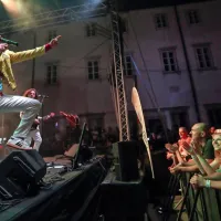 Dober približek za kolektivno iluzijo