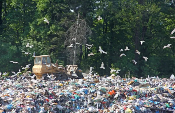 Slovenska podjetja bodo gradila največji regijski center za ravnanje z odpadki na Hrvaškem. Fotografija je simbolična.