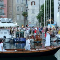 Na&scaron;e ladje na znamkah in razstavi