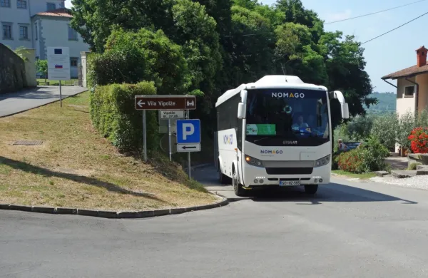 Hop on minibus prvi vikend v Brdih še ni pritegnil uporabnikov.