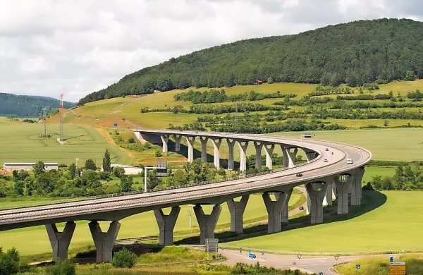 Nemčija bi z uvedbo vinjetnega sistema kršila pravni red EU, je 
presodilo Sodišče EU.