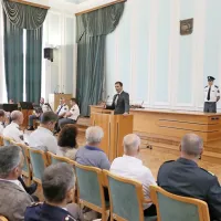 Udeležencem slavnostne prireditve je ob dnevu policije nekaj 
besed namenil tudi župan Mestne občine Nova Gorica dr. Klemen 
Miklavič.