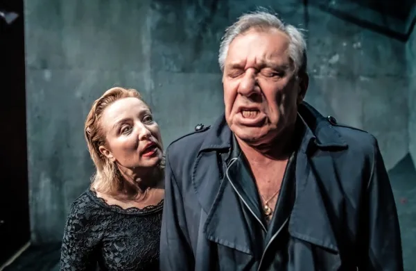Nataša Barbara Gračner in Aleš Valič v nagrajeni drami