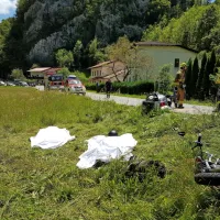 Pri Trnovem ob Soči sta v nesreči  v začetku junija umrla avstrijska 
motorista. 