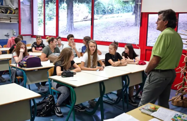 Naslednje šolsko leto prinaša novosti za učence in dijake ter višje 
plače za učitelje.