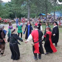 Napadali so s katapultom