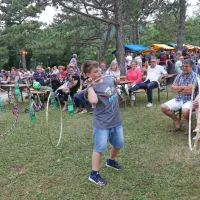 Napadali so s katapultom