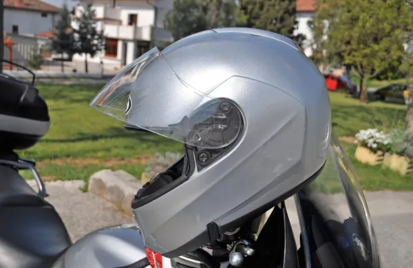 V Nemčiji v vročinskem valu kar gol na moped