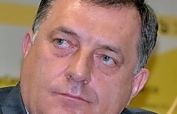 Predsedujoči predsedstvu Bosne in Hercegovine Milorad Dodik 
trdi, da obveščevalno-varnostna agencija BiH (OSA) prisluškuje 
medijem v BiH in regiji.