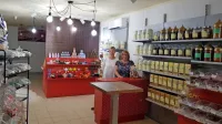 V Konfeteriji Danev bodo lahko kupci izbirali med več kot stotimi 
različnimi vrstami čajev.