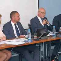 Delničarjem Luke 1,33 evra dividende