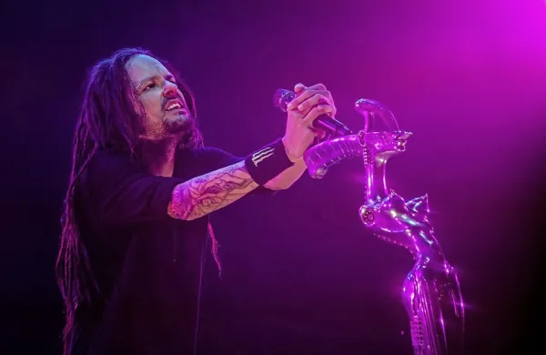 Pevec skupine  Jonathan Davis