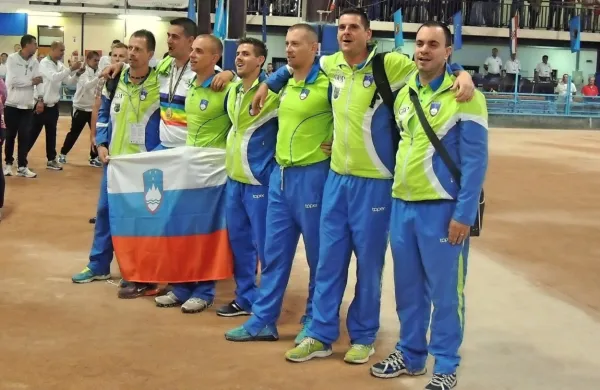 Slovenske balinarske reprezentance so v obdobju predsednikovanja Sandija Kofola (prvi z desne) osvojile kar 81 medalj.