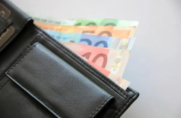 Z ukradeno kartico opravil izdatne nakupe