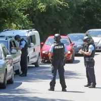  Policisti so po ropu postavili več blokadnih točk, v katerih so 
preverjali voznike, njihove sopotnike  in vozila. 