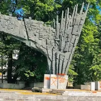 Neznanci oskrunili več spomenikov v Ljubljani