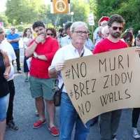 Na &Scaron;kofijah proti mejam