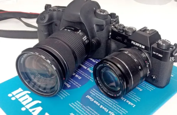 Večji od konkurence, a ne po velikosti, to je Fujifilm - X T30