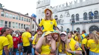 Na sredini otvoritveni slovesnosti na Titovem trgu, kjer so letos  
postavili novo zunanje igrišče, je bilo nadvse živahno.