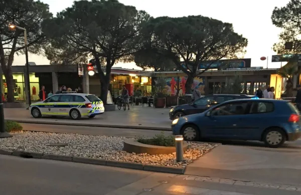 Policisti so v soboto zgodaj zjutraj zaradi pretepa  posredovali v 
Portorožu (fotografija je simbolična). 