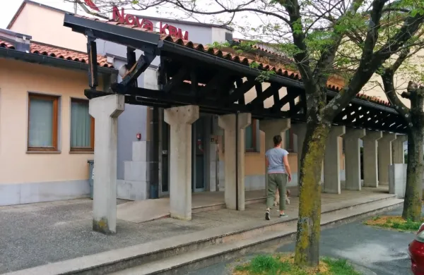 Višji sodniki so potrdili sodbo za Srba, ki sta aprila lani oropala 
bančno poslovalnico NKBM v Vipavi.  