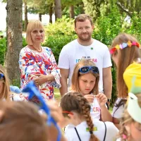 Otroci so na Debelem rtiču pripravili havajski dan