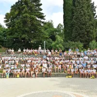 Otroci so na Debelem rtiču pripravili havajski dan