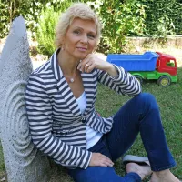 “Smo energijska bitja, naše energijsko polje ima sposobnosti, ki si 
jih niti ne predstavljamo,” pravi Saša Petejan.