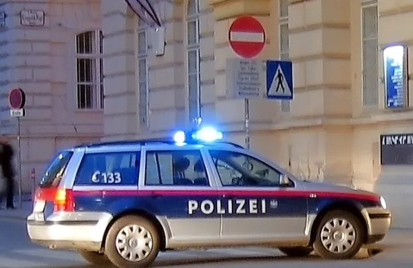Aretirali avstrijskega politika, ki je streljal z balkona