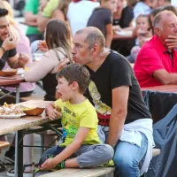 Kalamari in Mediteran preplavili sredi&scaron;če mesta